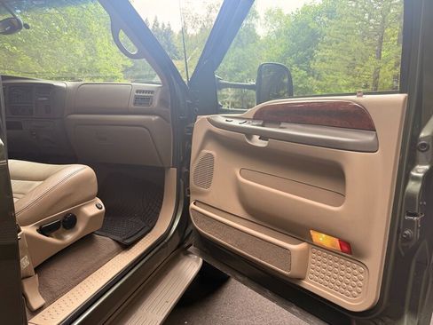 Used 2000 Ford Excursion Limited AWD/4WD image 4