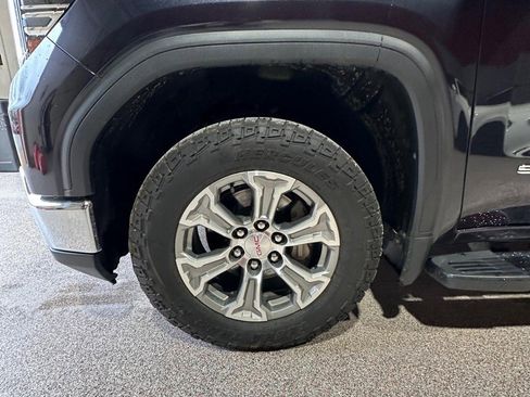 Used 2023 GMC Sierra 1500 SLT image 9