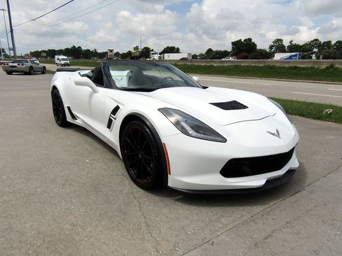Used 2019 Chevrolet Corvette Grand Sport RWD image 3