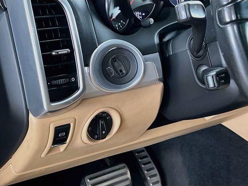 Used 2014 Porsche Cayenne GTS AWD/4WD image 11