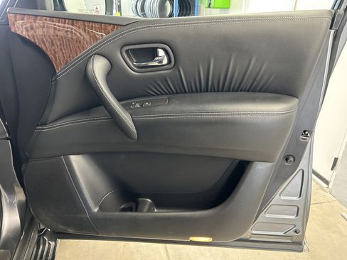 Used 2017 Nissan Armada Platinum image 19