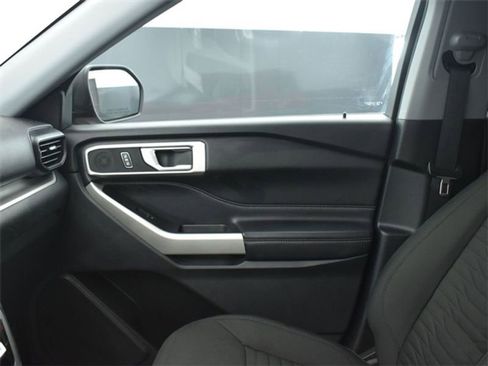 Used 2021 Ford Explorer XLT w/ Class III Trailer Tow Package image 11