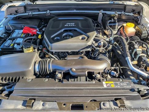 Used 2018 Jeep Wrangler Unlimited Sport image 30