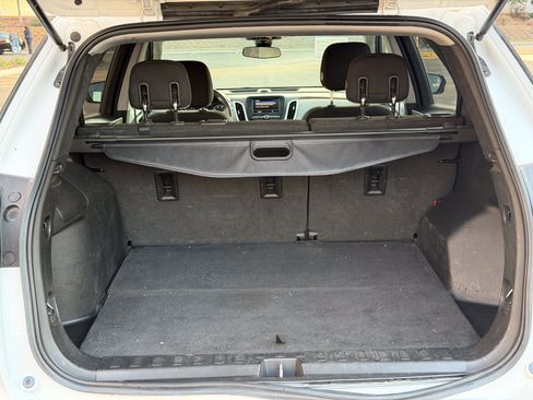 Used 2020 Chevrolet Equinox LS w/ LPO, Cargo Package FWD image 23