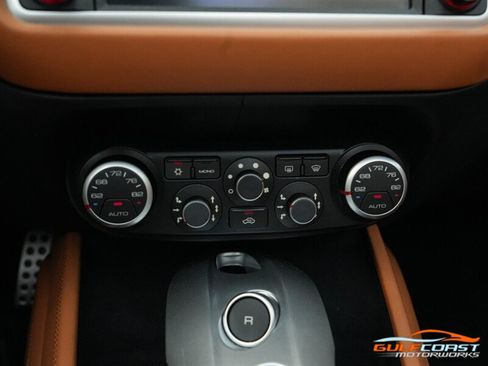 Used 2017 Ferrari California T RWD image 16