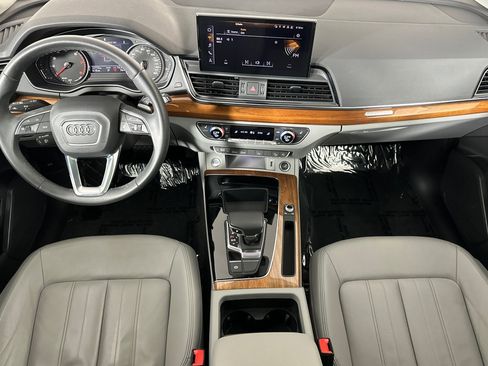 Used 2022 Audi Q5 2.0T Premium w/ Convenience Package image 12