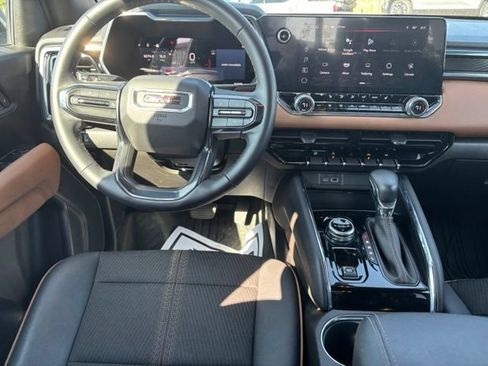 Used 2024 GMC Canyon AT4 AWD/4WD image 19