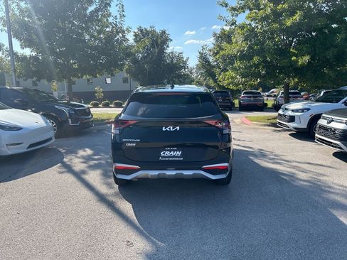 Used 2023 Kia Sportage EX image 4
