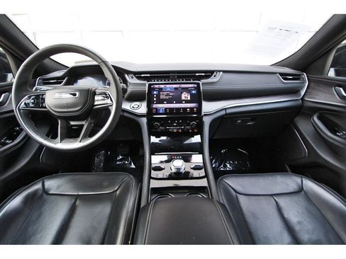 Used 2023 Jeep Grand Cherokee Overland AWD/4WD image 9