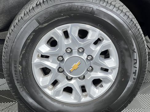 Used 2023 Chevrolet Silverado 2500 LT w/ Z71 Off-Road Package AWD/4WD image 11