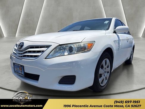 Used 2011 Toyota Camry LE FWD image 29