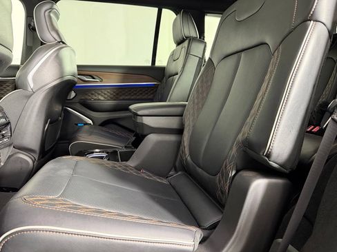 Used 2025 Jeep Grand Cherokee L Summit w/ Obsidian Package AWD/4WD image 18