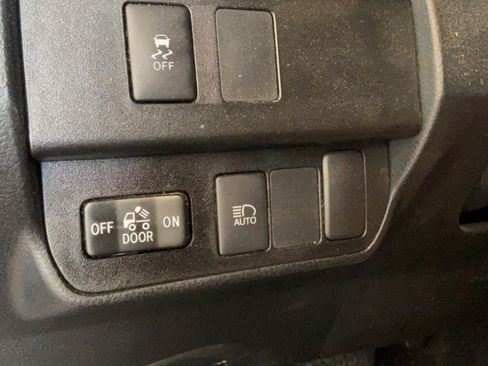 Used 2021 Toyota Tacoma SR5 RWD image 16