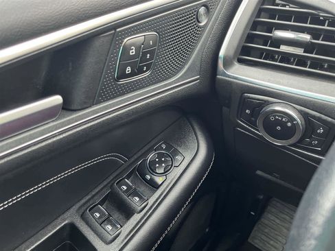 Used 2024 Ford Edge Titanium image 26