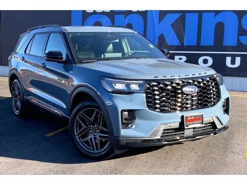 New 2026 Ford Explorer ST-Line AWD/4WD image 17