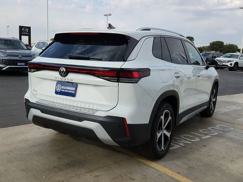 New 2026 Volkswagen Tiguan SE image 7