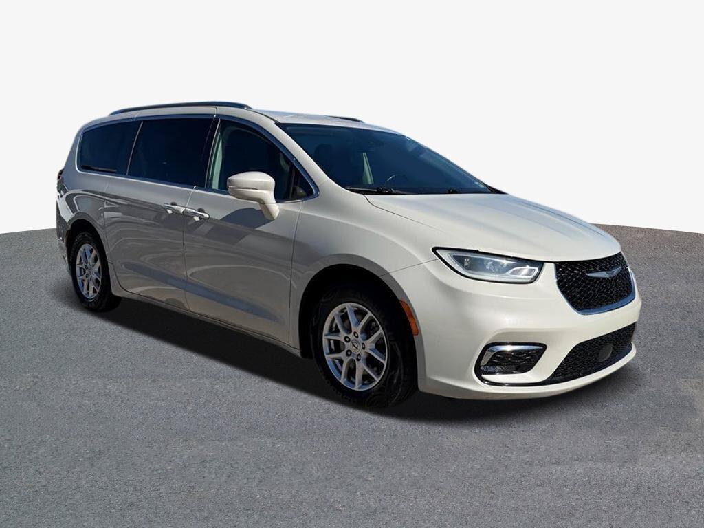Used 2021 Chrysler Pacifica Touring-L FWD image 4