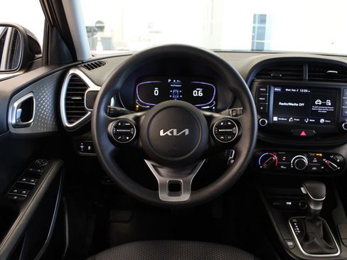 Used 2023 Kia Soul LX FWD image 17