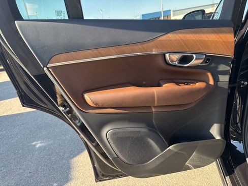 Used 2024 Volvo XC90 B5 Plus w/ Protection Package Premier image 14