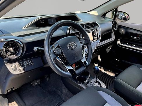 Used 2019 Toyota Prius C FWD image 17