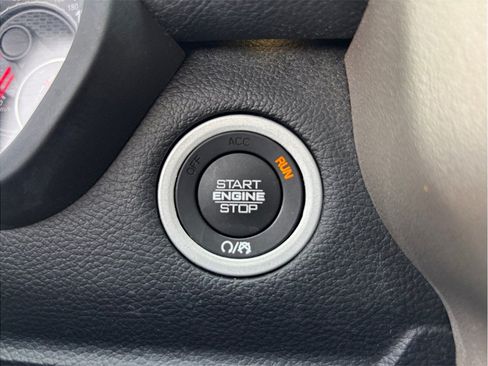 Used 2020 RAM 1500 Laramie AWD/4WD image 33