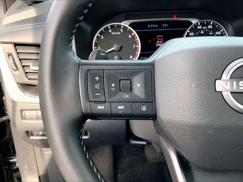 Used 2025 Nissan Rogue SV AWD/4WD image 23