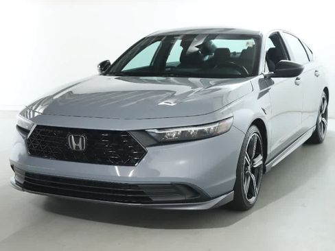 Used 2023 Honda Accord Sport image 1