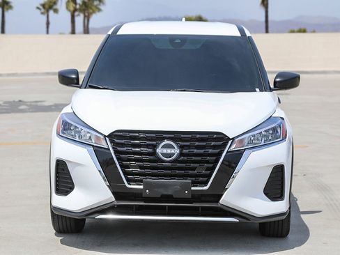 Used 2024 Nissan Kicks S FWD image 2