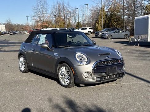 Used 2016 MINI Cooper S image 1