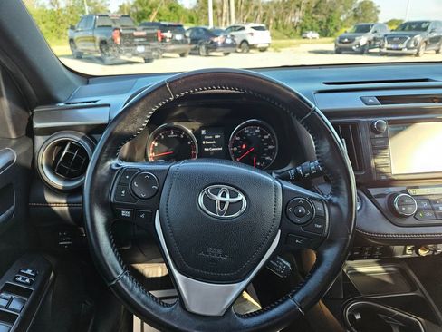 Used 2017 Toyota RAV4 SE AWD/4WD image 10