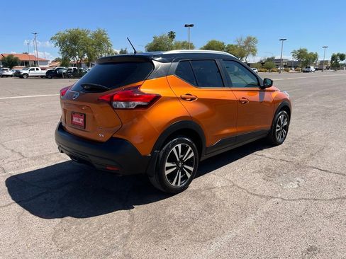 Used 2018 Nissan Kicks SV image 9