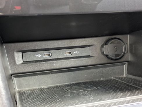 Certified 2023 Volkswagen Tiguan SE FWD image 31
