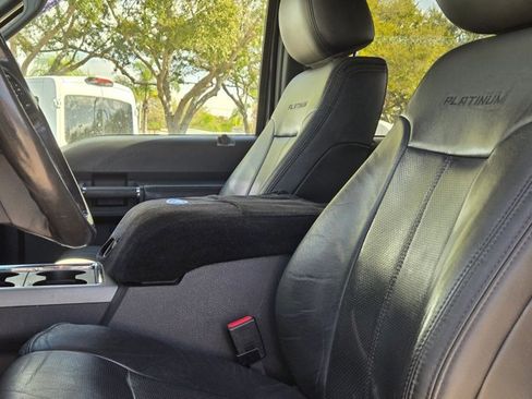 Used 2013 Ford F250 Platinum w/ Platinum Pkg image 20