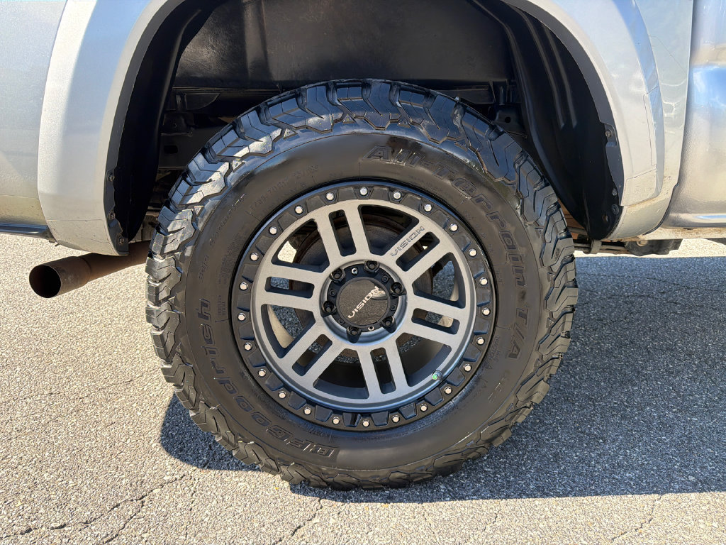 Used 2019 Toyota Tacoma SR5 AWD/4WD image 17