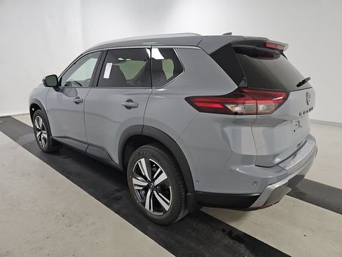 Used 2024 Nissan Rogue SL FWD image 4