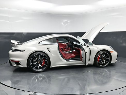 Certified 2024 Porsche 911 Turbo AWD/4WD image 31