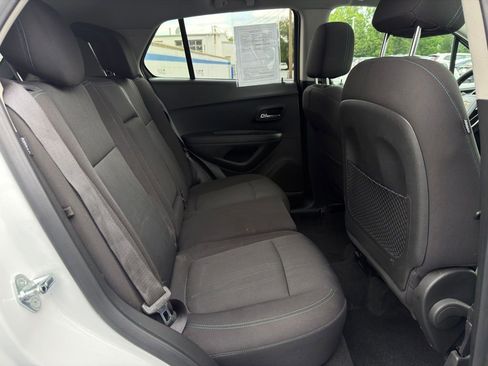 Used 2016 Chevrolet Trax LT w/ LT Sun and Sound Package FWD image 22
