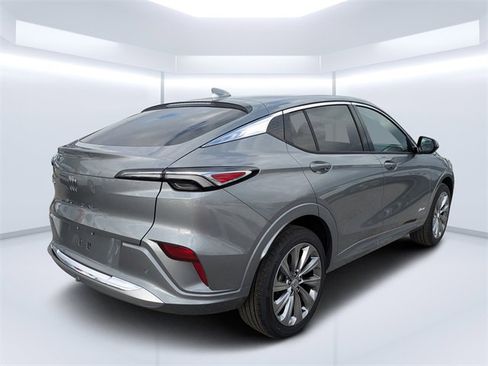 New 2026 Buick Envista Avenir image 3