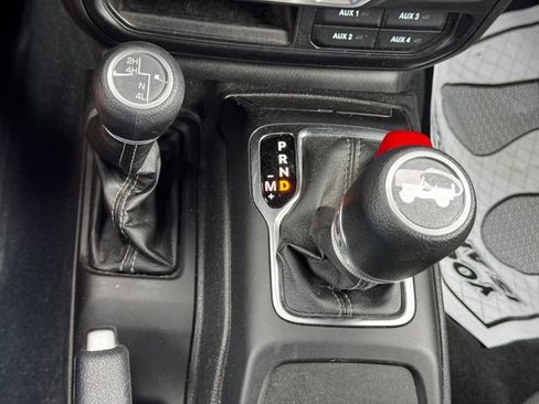 Certified 2024 Jeep Wrangler Unlimited Sport AWD/4WD image 39
