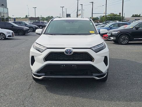 Used 2022 Toyota RAV4 SE w/ Weather & Moonroof Package AWD/4WD image 17