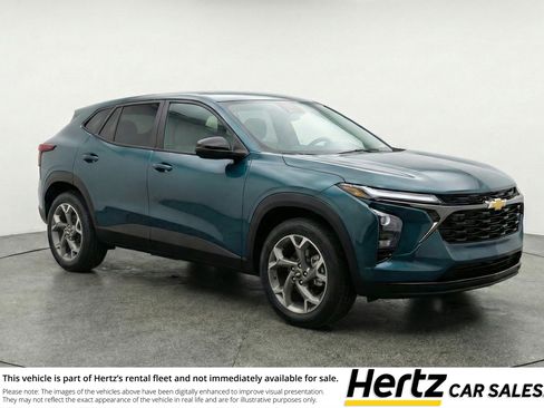 Used 2025 Chevrolet Trax LT image 1