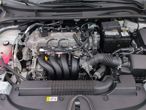 Used 2022 Toyota Corolla LE image 28