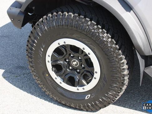 Used 2024 Ford Bronco Badlands image 34