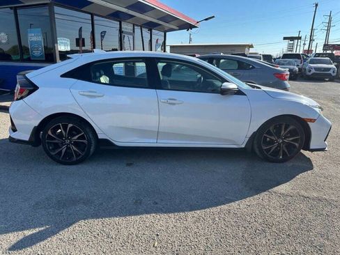 Used 2019 Honda Civic Sport Touring image 4