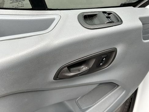 Used 2018 Ford Transit 350 XLT image 17