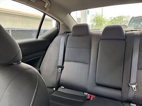 Used 2025 Nissan Altima 2.5 SV FWD image 39