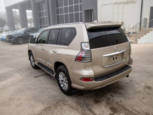 Used 2016 Lexus GX 460 image 9