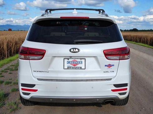 Used 2018 Kia Sorento SX image 5