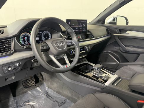 Used 2024 Audi Q5 e Prestige AWD/4WD image 4