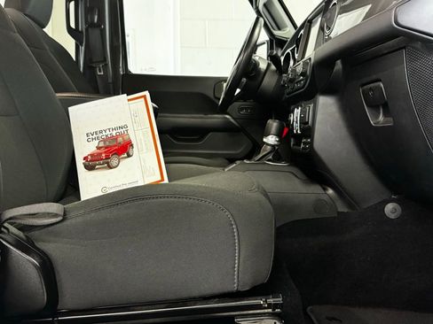 Certified 2022 Jeep Wrangler Unlimited Sahara w/ Dual Top Group image 12